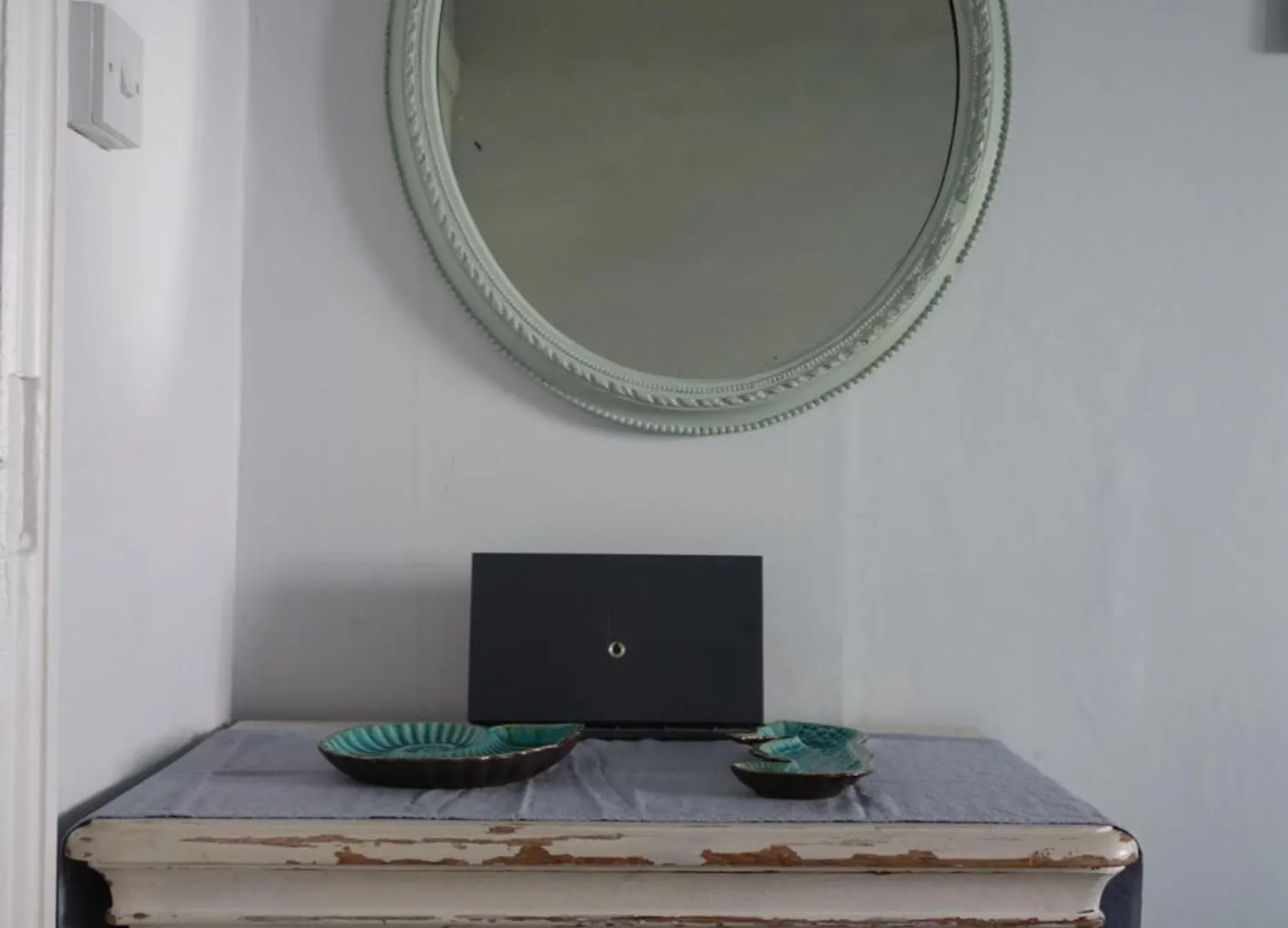 Seaside Balcony Apartment - Reduced Rates - Scaffolding Hove